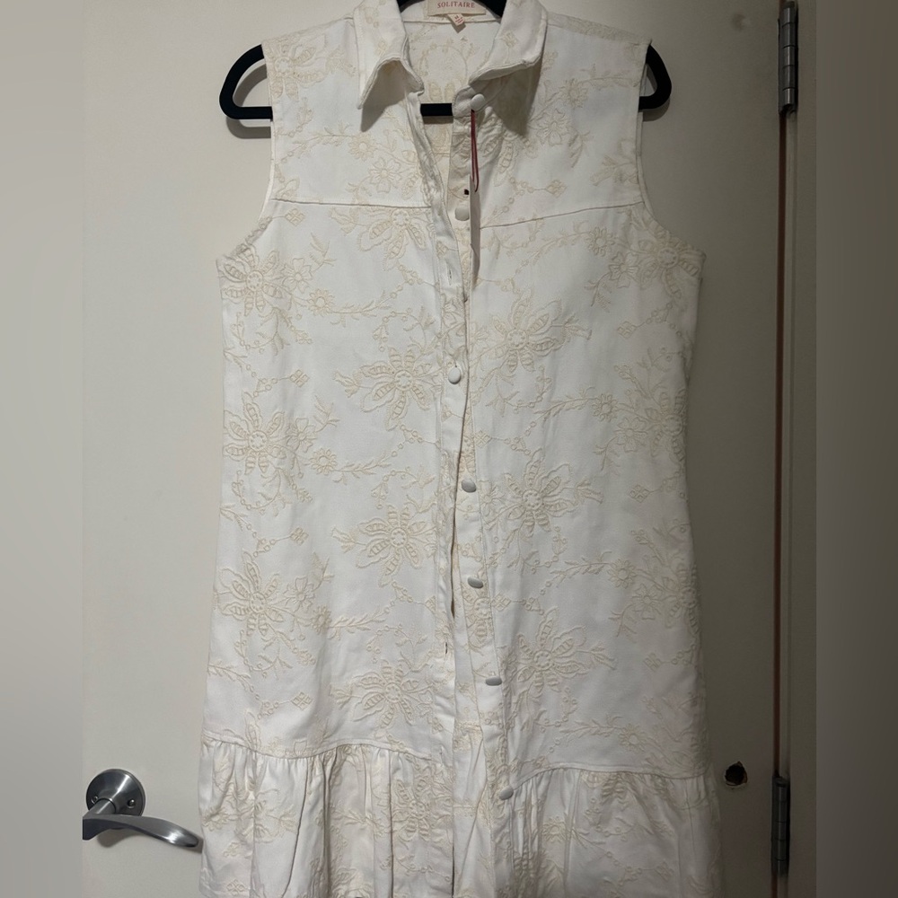 Solitaire Ivory Floral Sleeveless Midi Dress